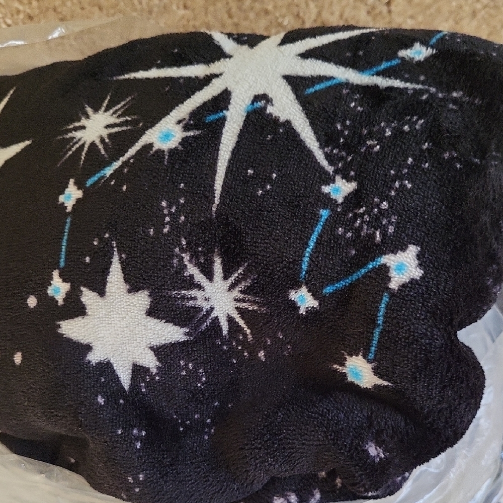 NWT Victoria's Secret Starry Night Sherpa Blanket - Picture 2 of 2